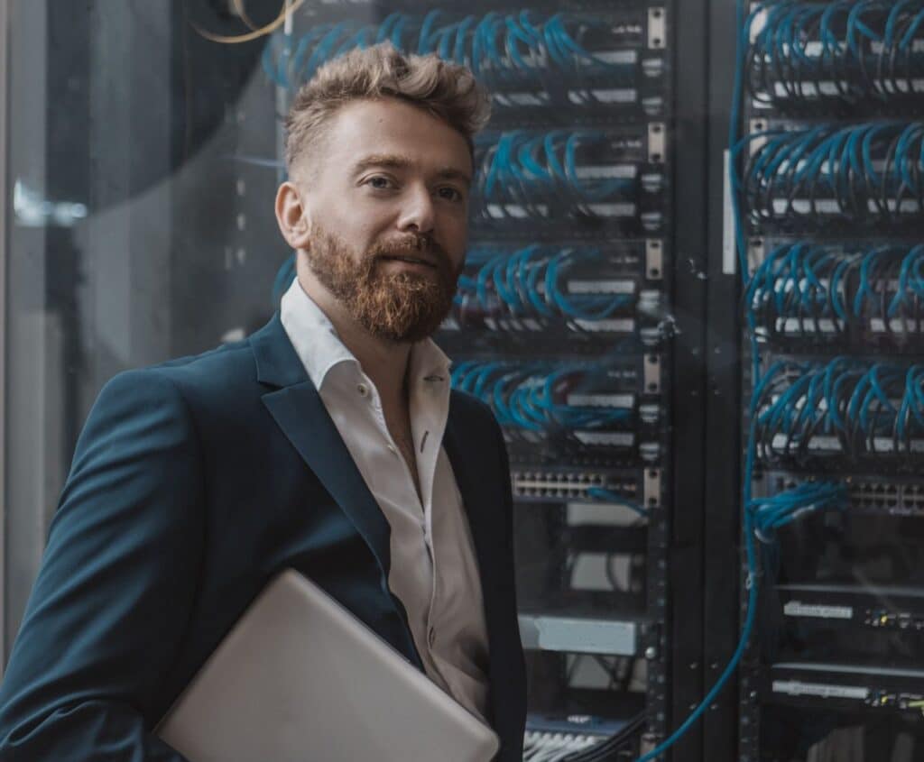 Sincrone IT : rencontrez des experts en informatique et télécom qui vous accompagent dans vos projets IT.